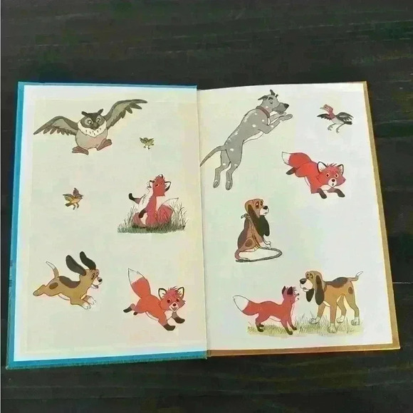 VNTG 1981 - Disney Tod and Copper from the Fox and the Hound - Hard Cover Book - Picture 2 of 10